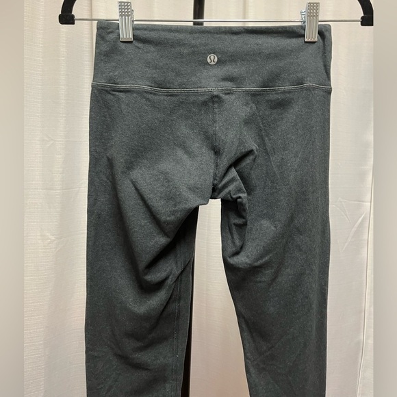 Lululemon Wunder Under Pant in grey | size 4 - Picture 4 of 8
